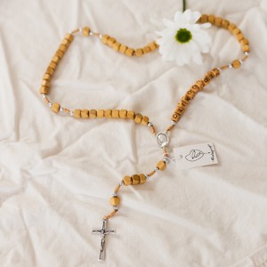 RÓŻANIEC MEDJUGORSKI DREWNIANY